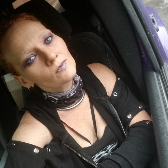 Hi there! I'm Nikki & thank you for stopping by. - Picture 2 of 6